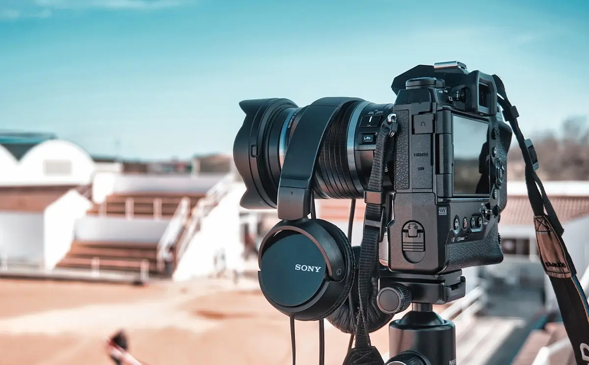 Camera, video, cinema — illustrating How to Create Photo Collages